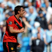 Gary Neville slutar